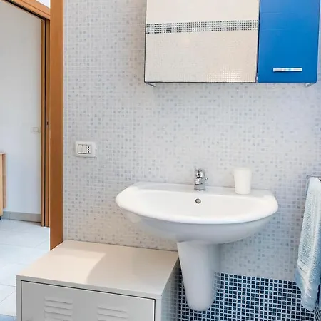 Apartment M329 - Marcelli, Bilocale Con Giardino E Garage *